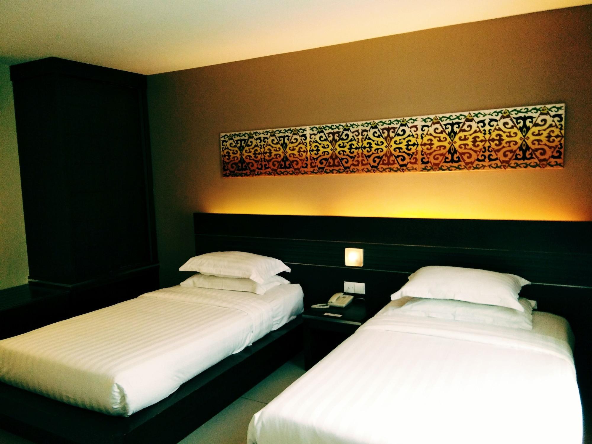 Kinabalu Daya Hotel Kota Kinabalu Exterior photo
